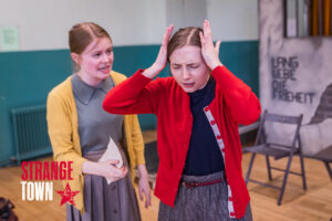 Production shot showing Gisella and Sophie arguing